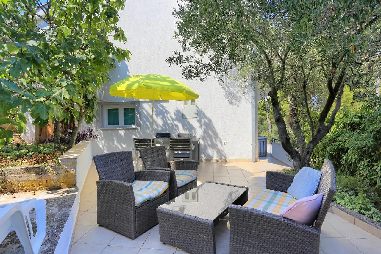 Apartments By The Sea Arbanija, Ciovo - 4320 Trogir